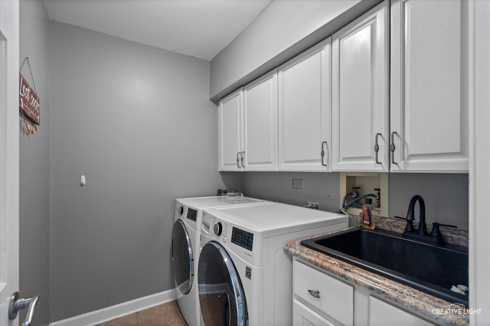 2441 Newport Drive, Naperville, IL 60565