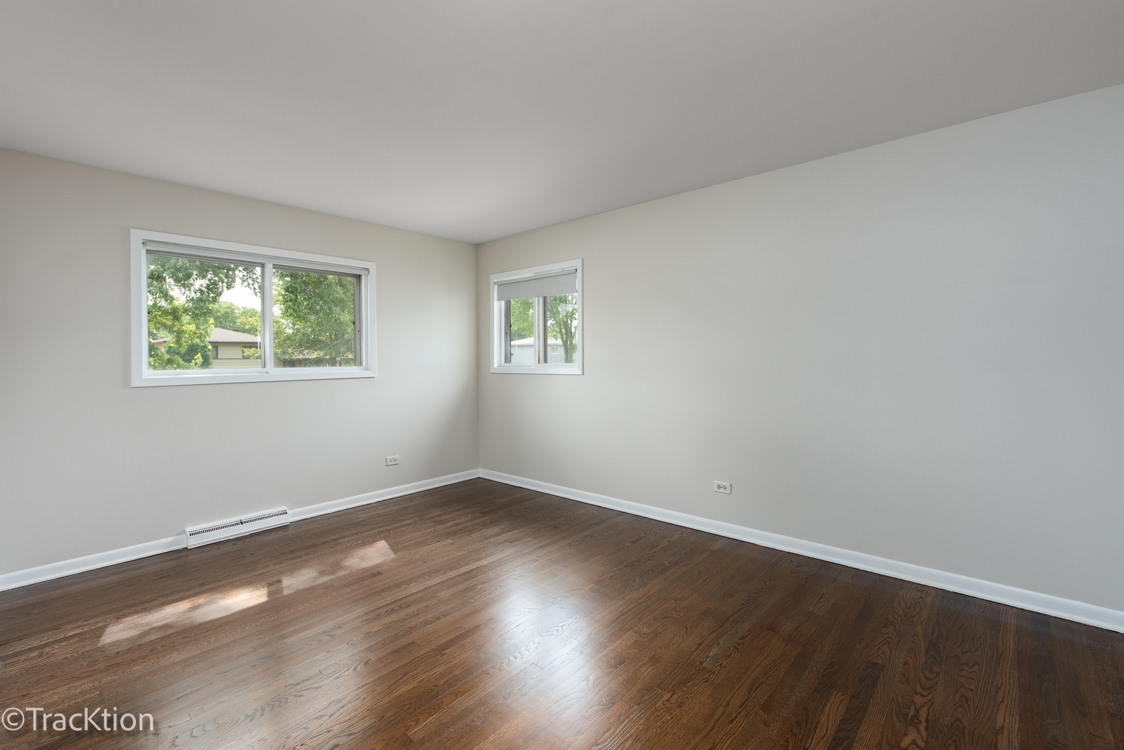 838 S Michigan Avenue, Addison, IL 60101