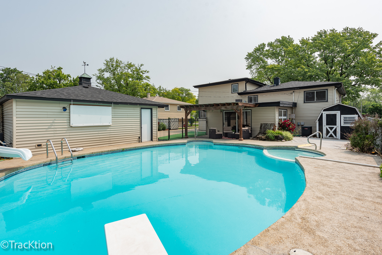 838 S Michigan Avenue, Addison, IL 60101
