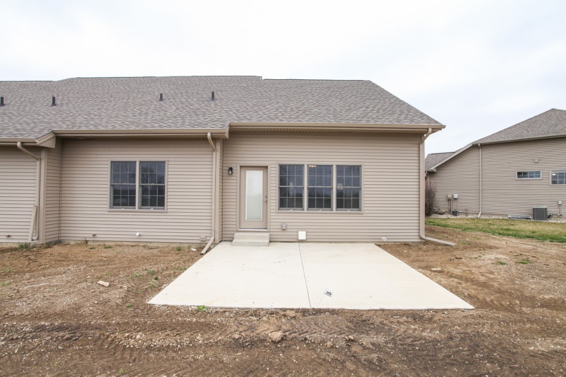 3 St. Ivans Circle, Bloomington, IL 61705