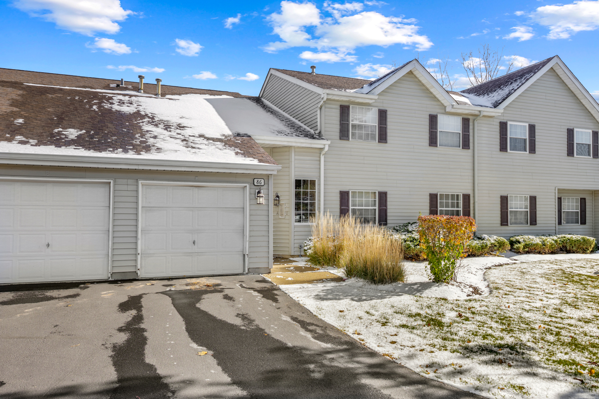 86 Gant Circle #F, Streamwood, IL 60107