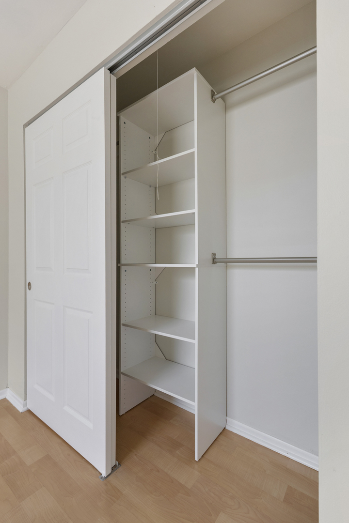 86 Gant Circle #F, Streamwood, IL 60107