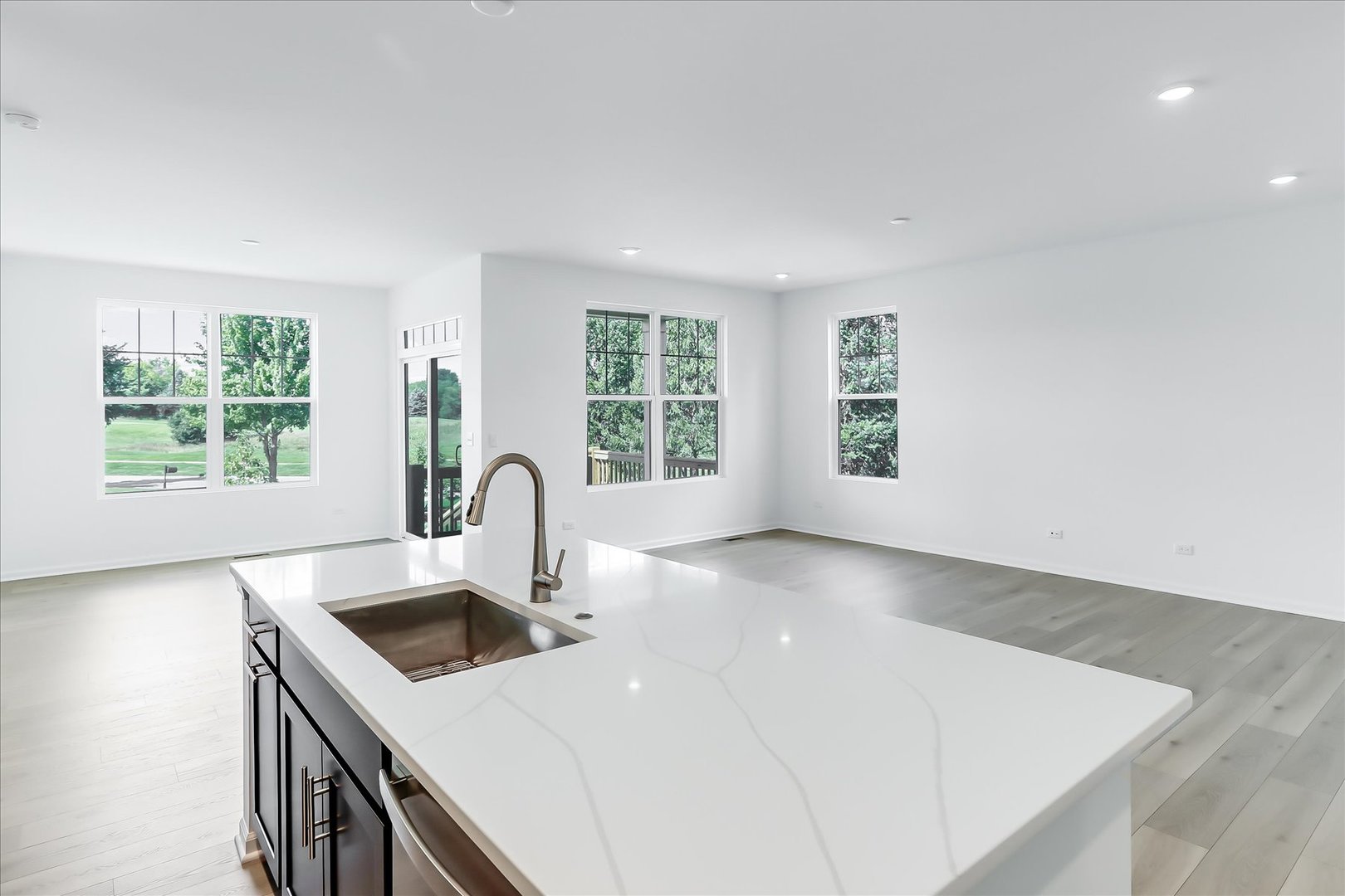 3 Harborside Way, Hawthorn Woods, IL 60047