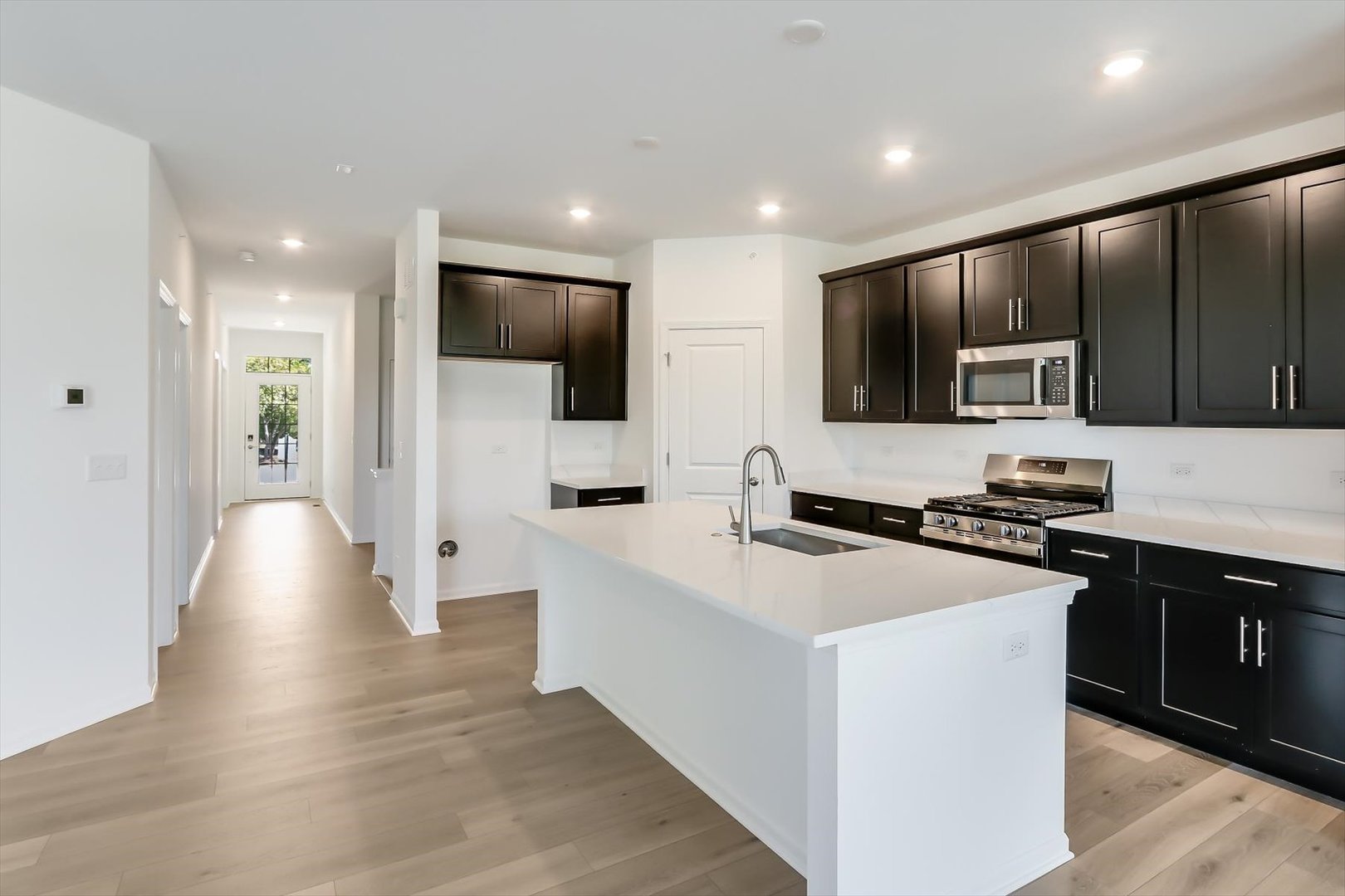 3 Harborside Way, Hawthorn Woods, IL 60047