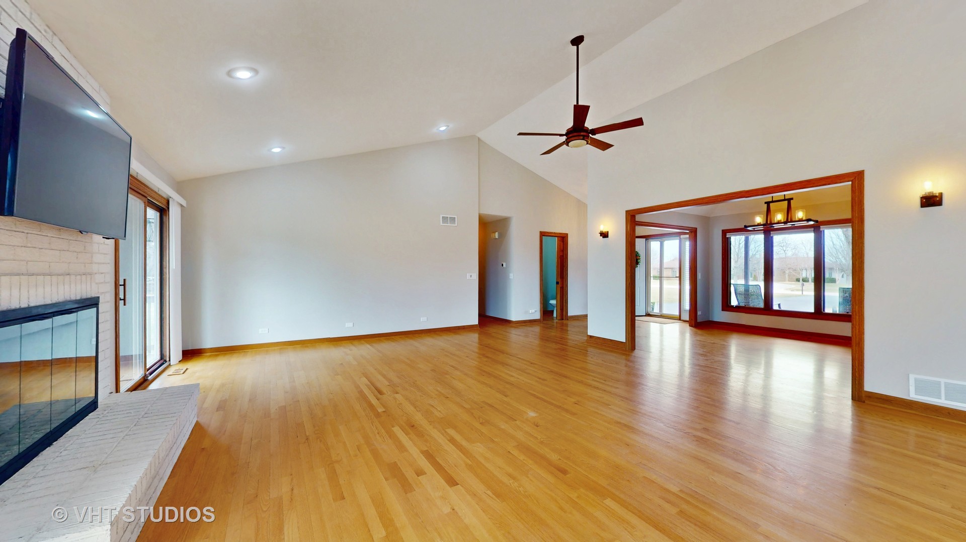 11323 Hillsboro Drive, Huntley, IL 60142