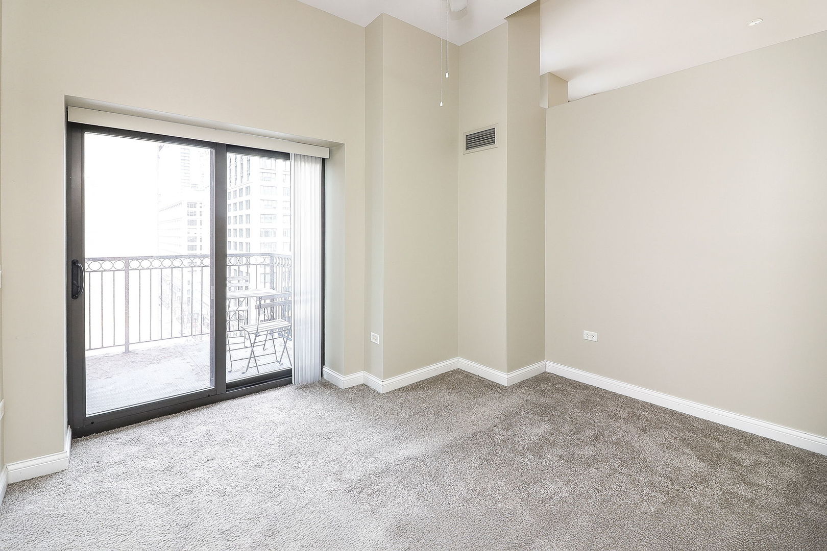 8 W Monroe Street #1007, Chicago, IL 60603
