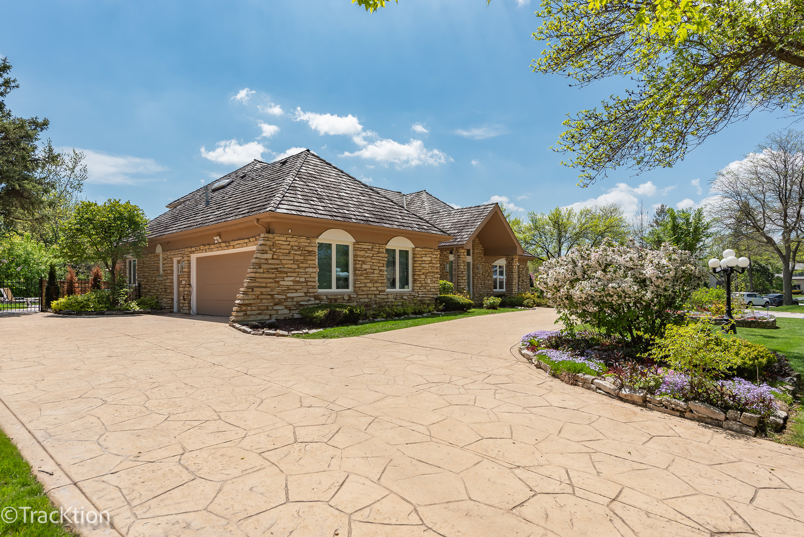 609 Ridgewood Court, Oak Brook, IL 60523