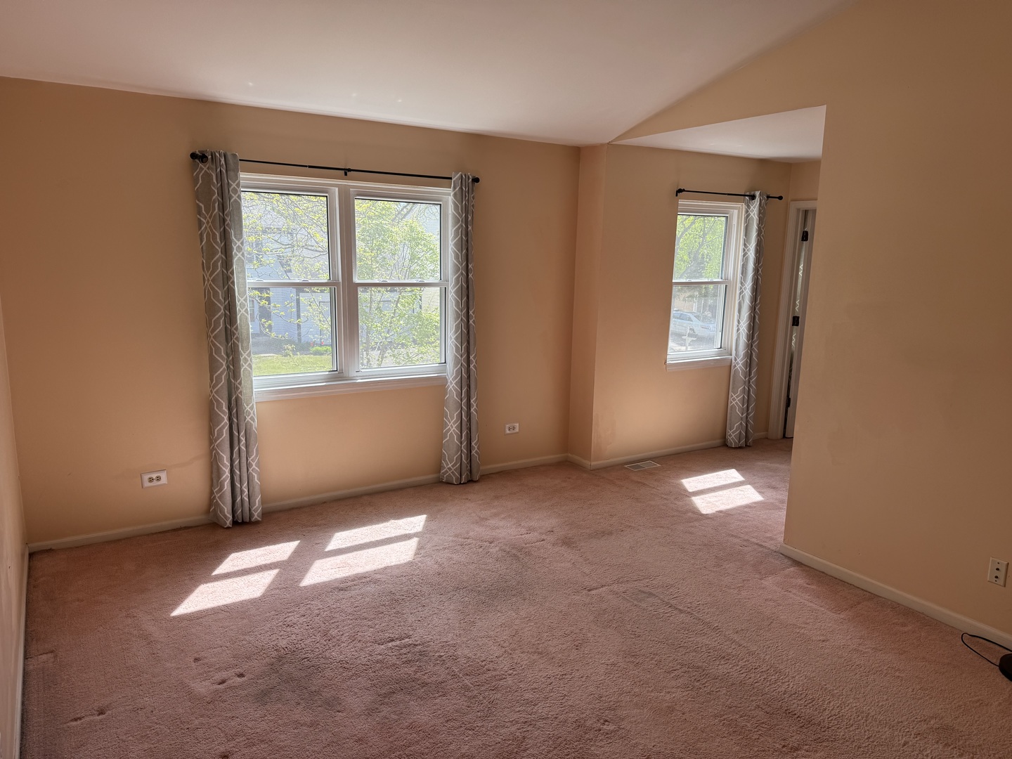 306 S RICHARD Court, Vernon Hills, IL 60061