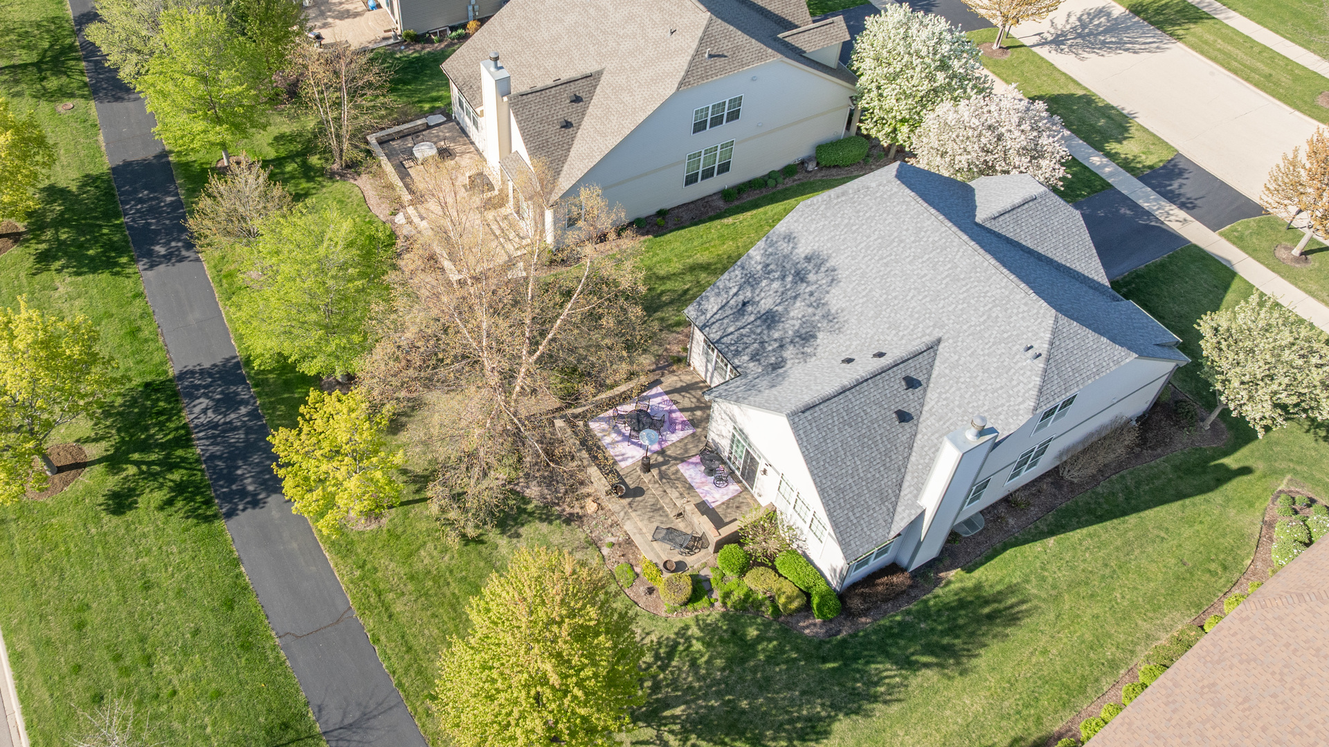 825 Canton Drive, Oswego, IL 60543