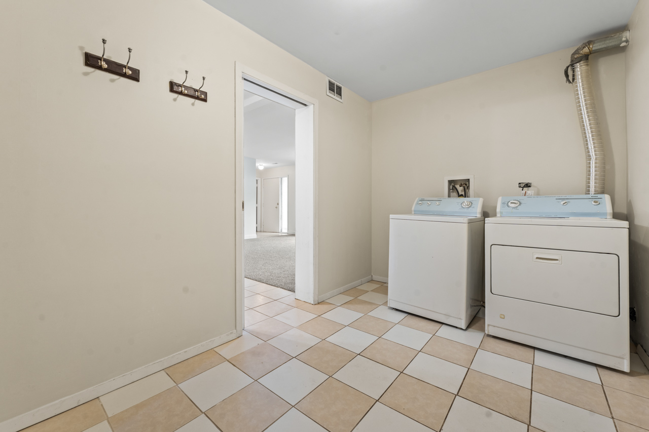 1575 Avati Lane #C, Aurora, IL 60505