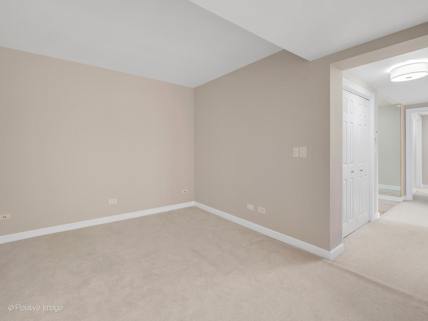 3525 Cass Court #409, Oak Brook, IL 60523