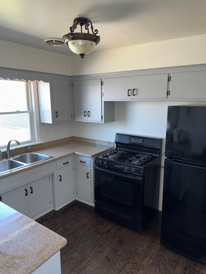 3942 W 85th Street, Chicago, IL 60652
