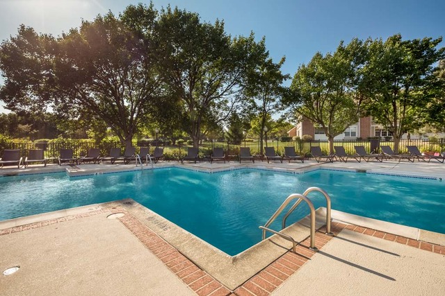 22 Burberry Circle #325, Schaumburg, IL 60173