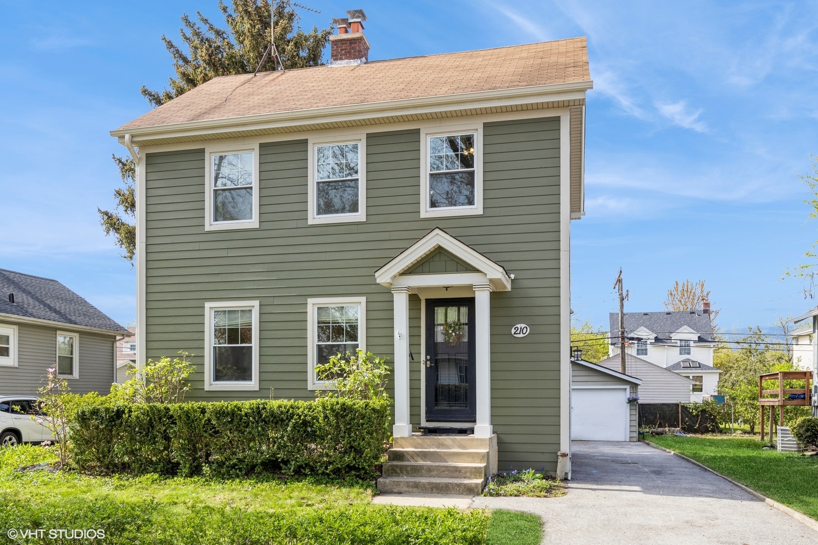 210 E Burlington Street, Riverside, IL 60546