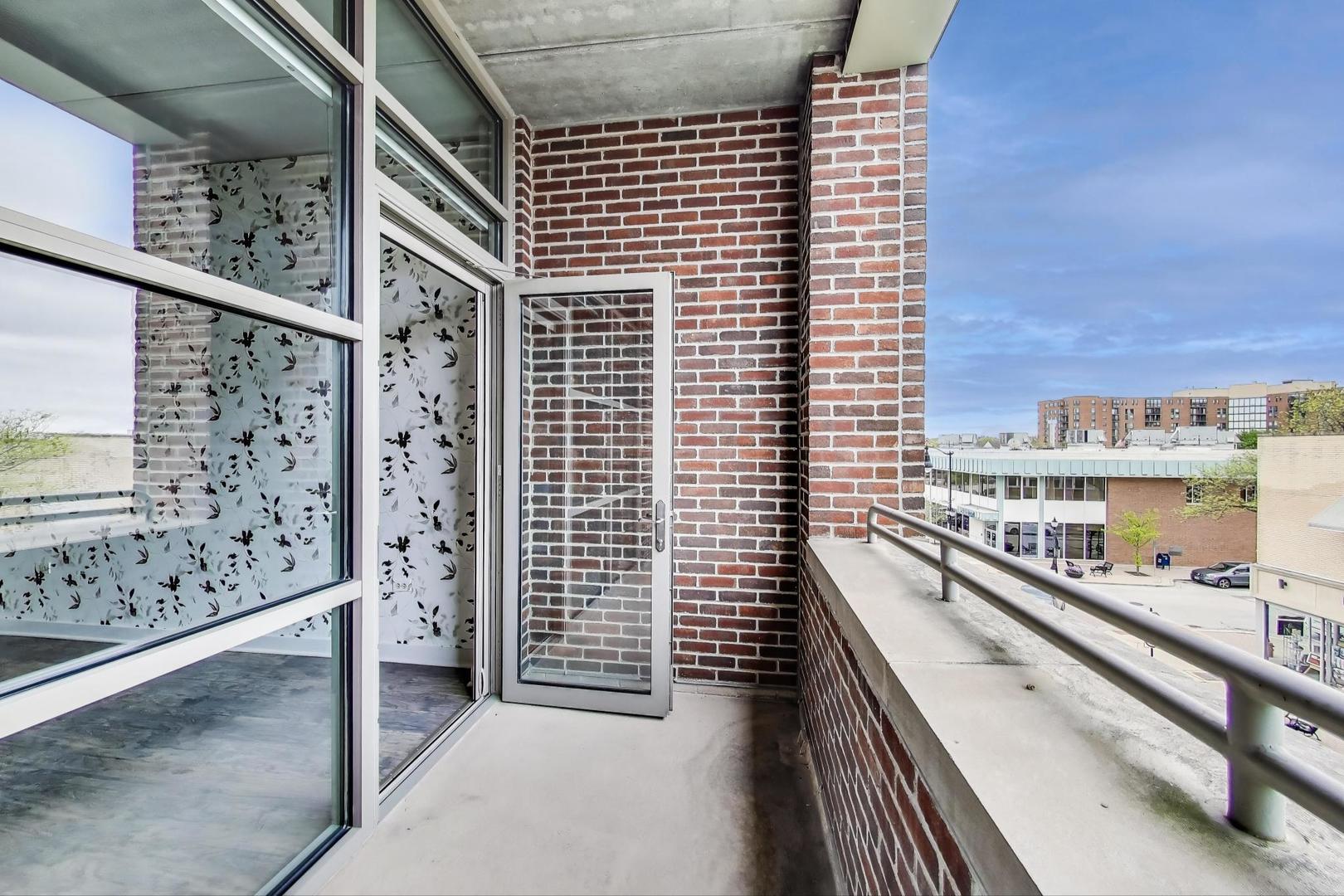 10 S Dunton Avenue #312, Arlington Heights, IL 60005