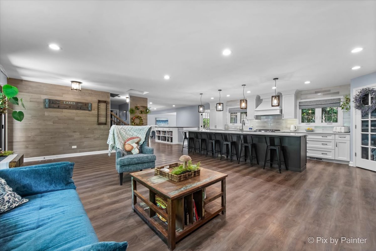 6561 Dunham Road, Downers Grove, IL 60515