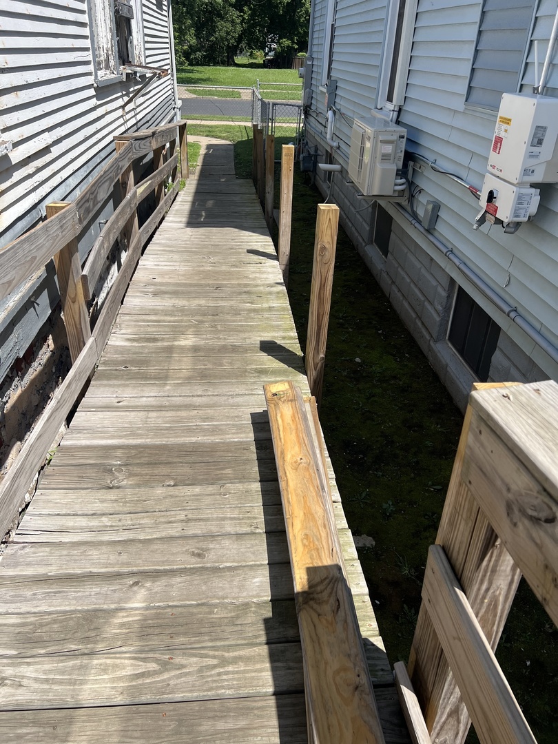 801 S Warren Street, Peoria, IL 61605