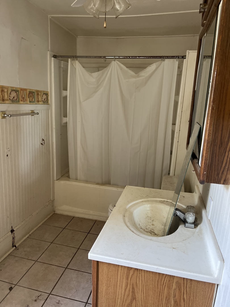 801 S Warren Street, Peoria, IL 61605