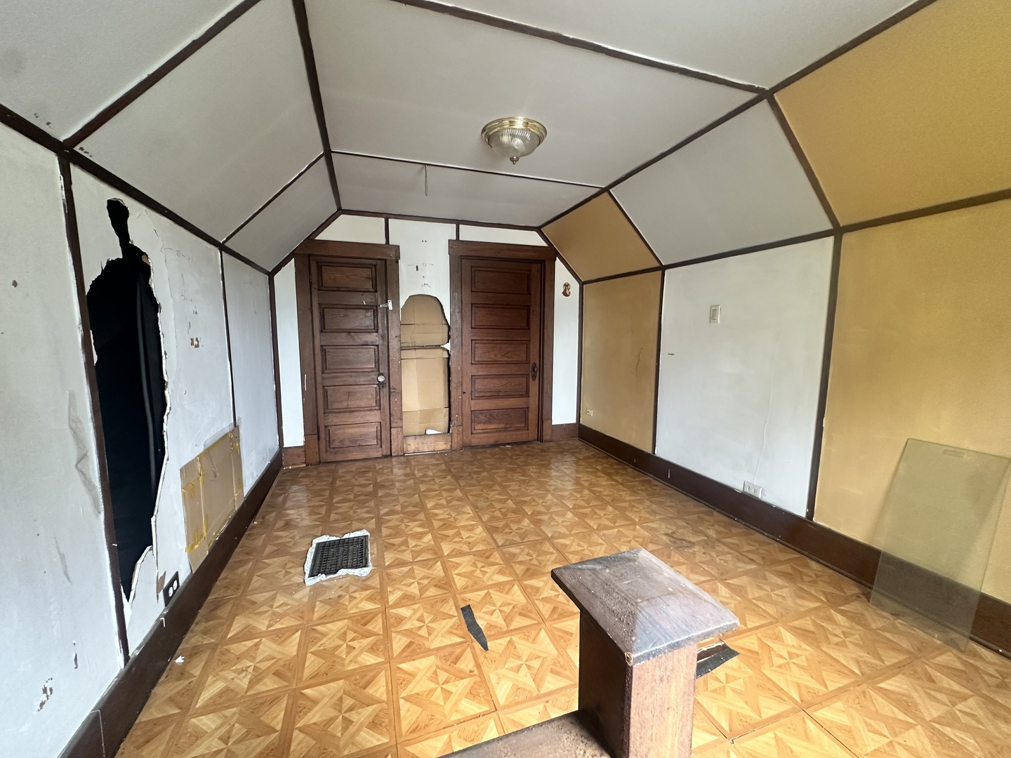 801 S Warren Street, Peoria, IL 61605