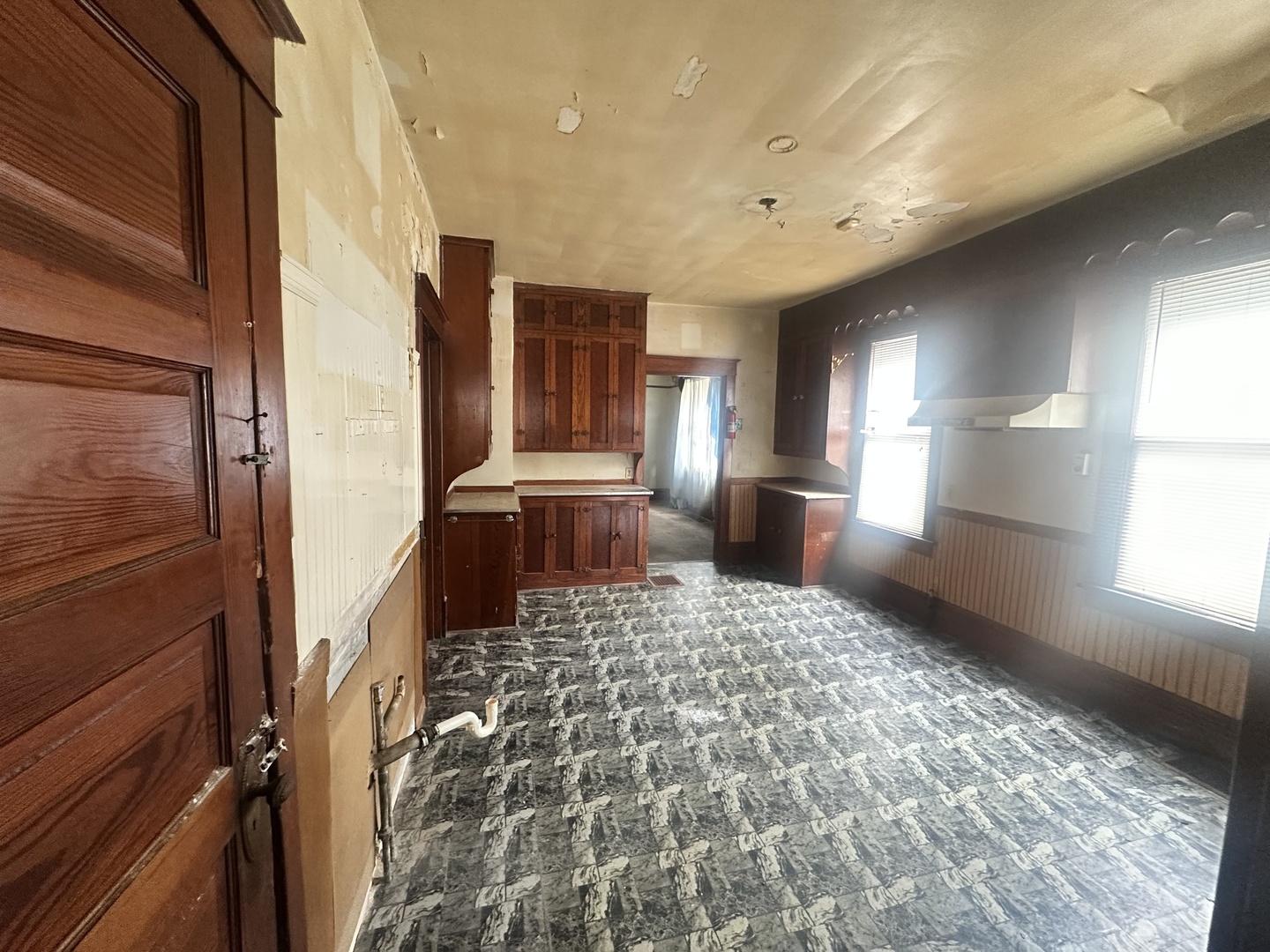 801 S Warren Street, Peoria, IL 61605