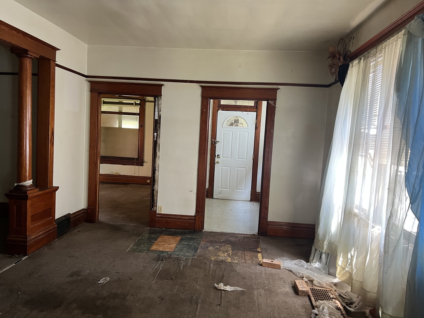 801 S Warren Street, Peoria, IL 61605