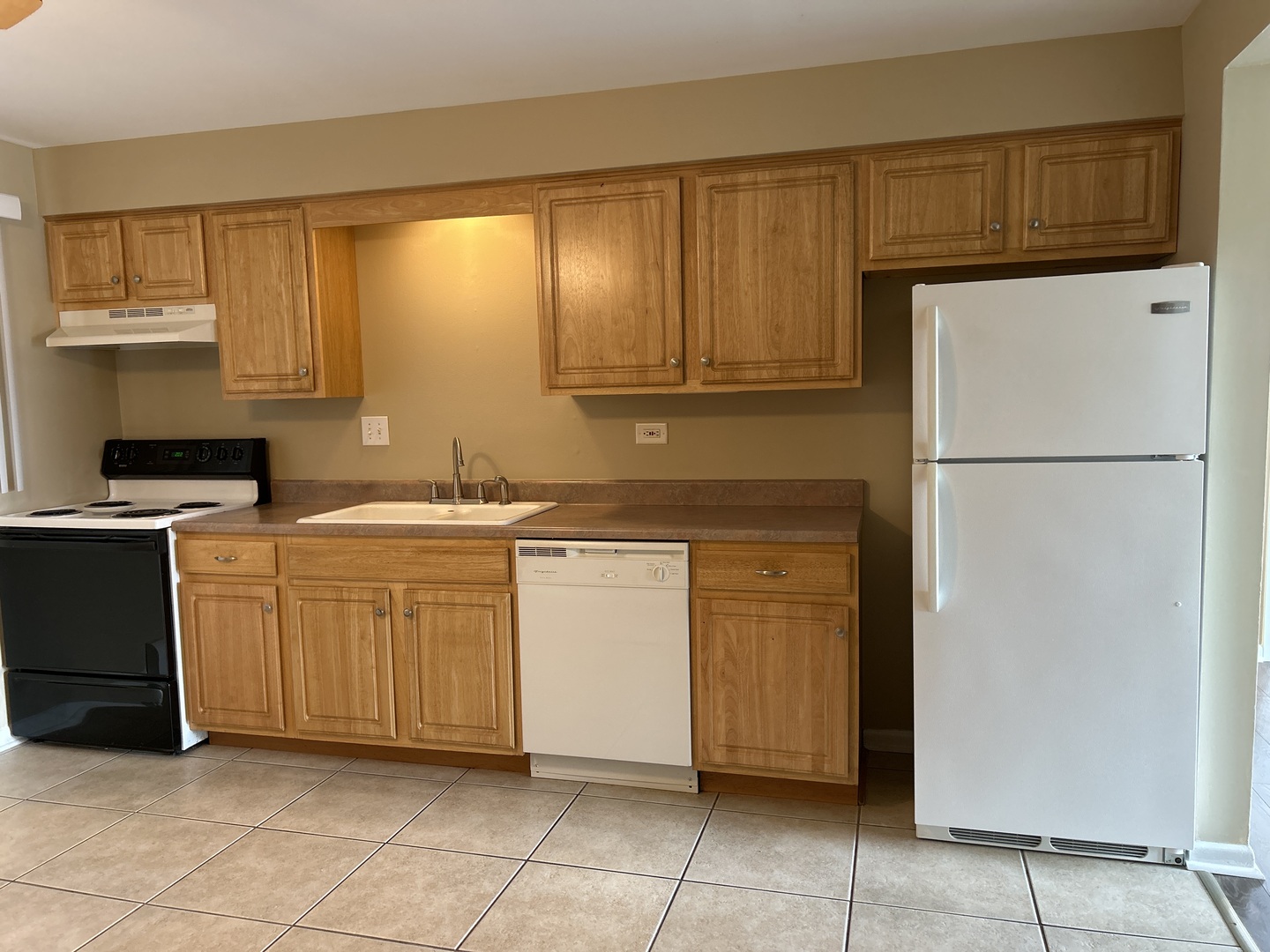 20 S 6th Avenue #6, La Grange, IL 60525