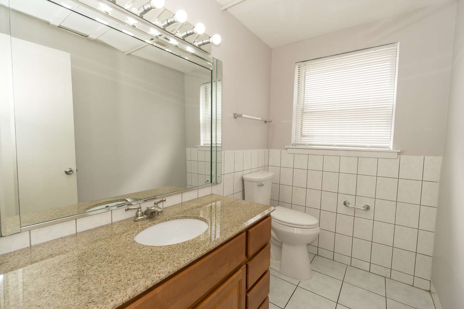 2913 Kensington Avenue, Westchester, IL 60154
