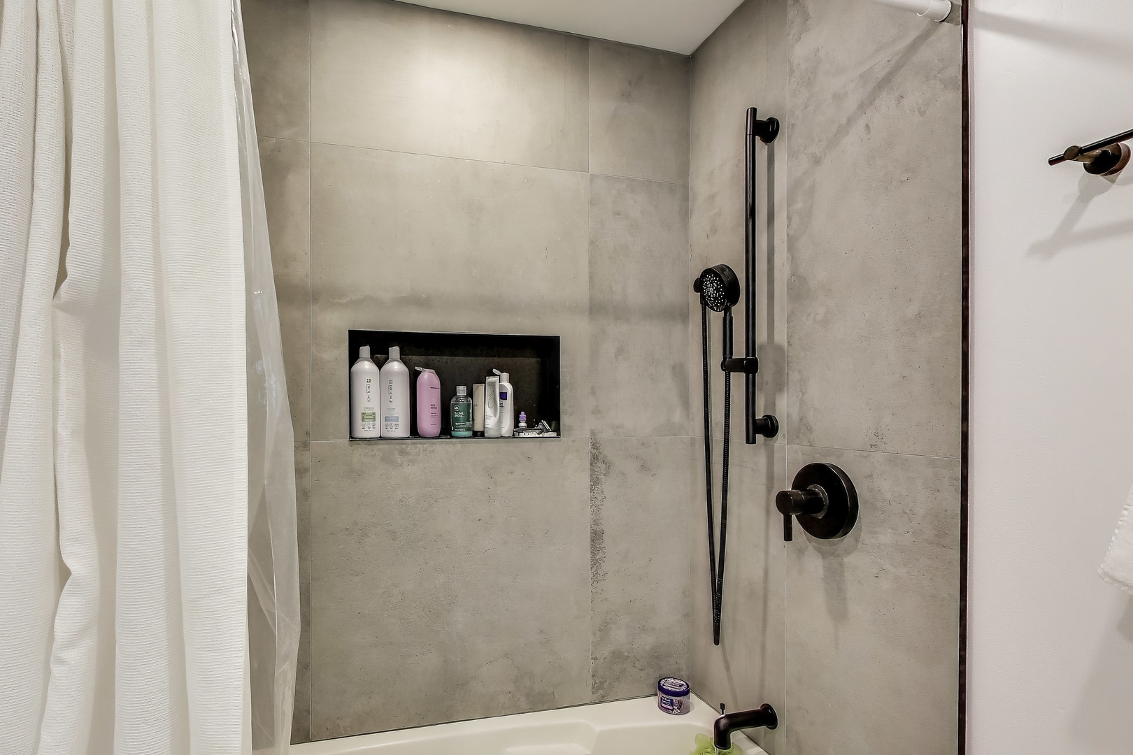 933 W van buren Street #805, Chicago, IL 60607