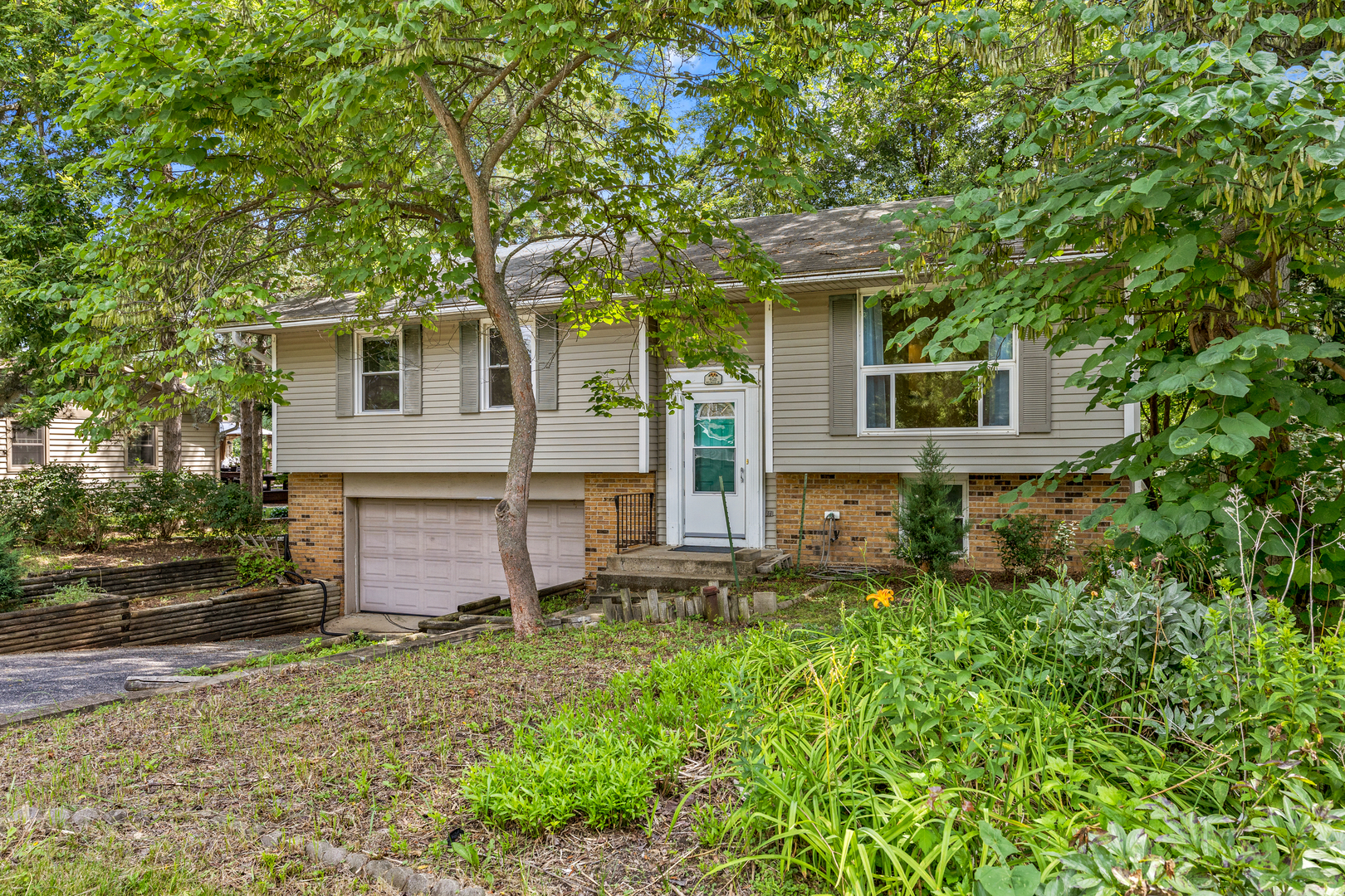 4126 Wildwood Drive, Crystal Lake, IL 60014