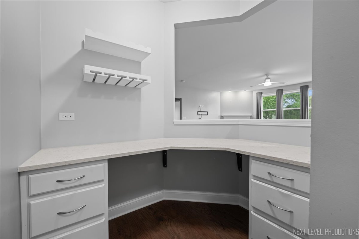 719 Foxborough Road, South Elgin, IL 60177