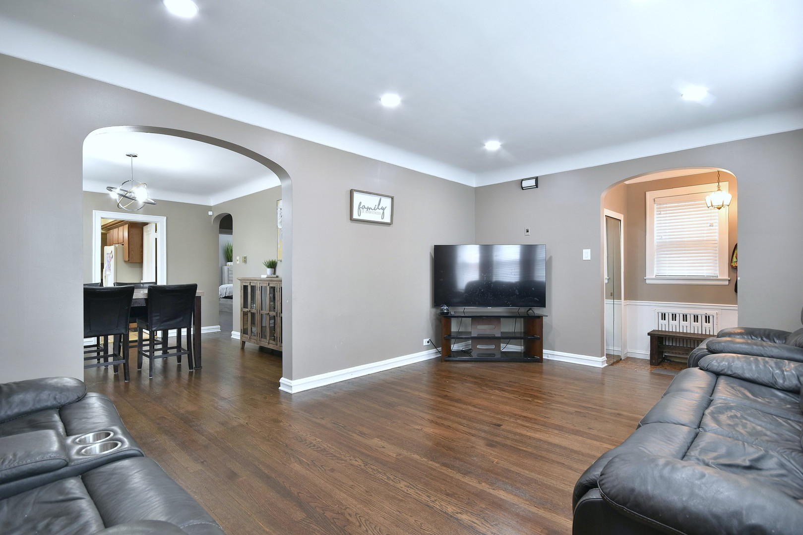 3214 N Rutherford Avenue, Chicago, IL 60634