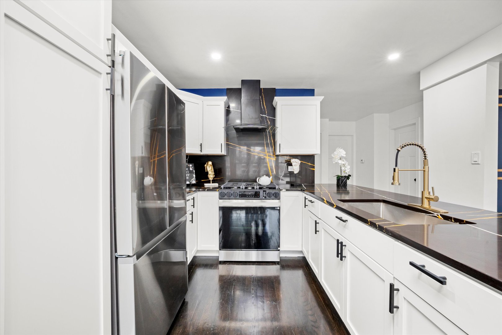 8637 S Honore Street, Chicago, IL 60620