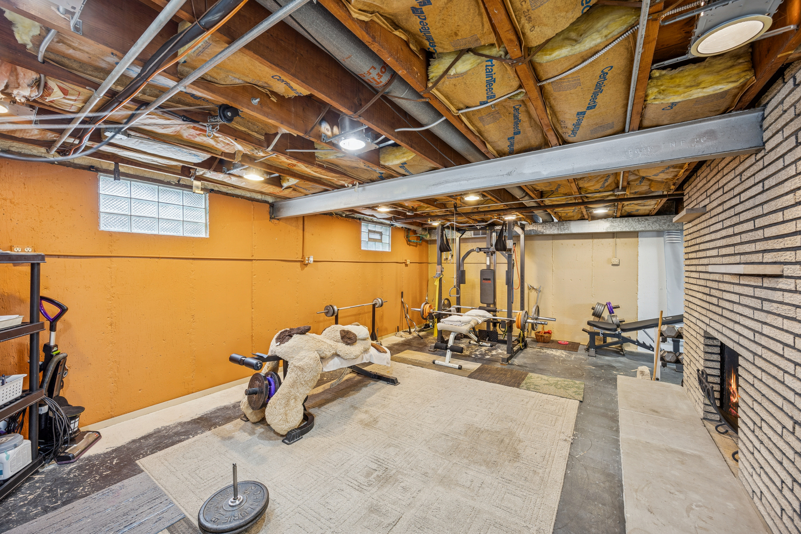 6241 Gaynelle Road, Tinley Park, IL 60477