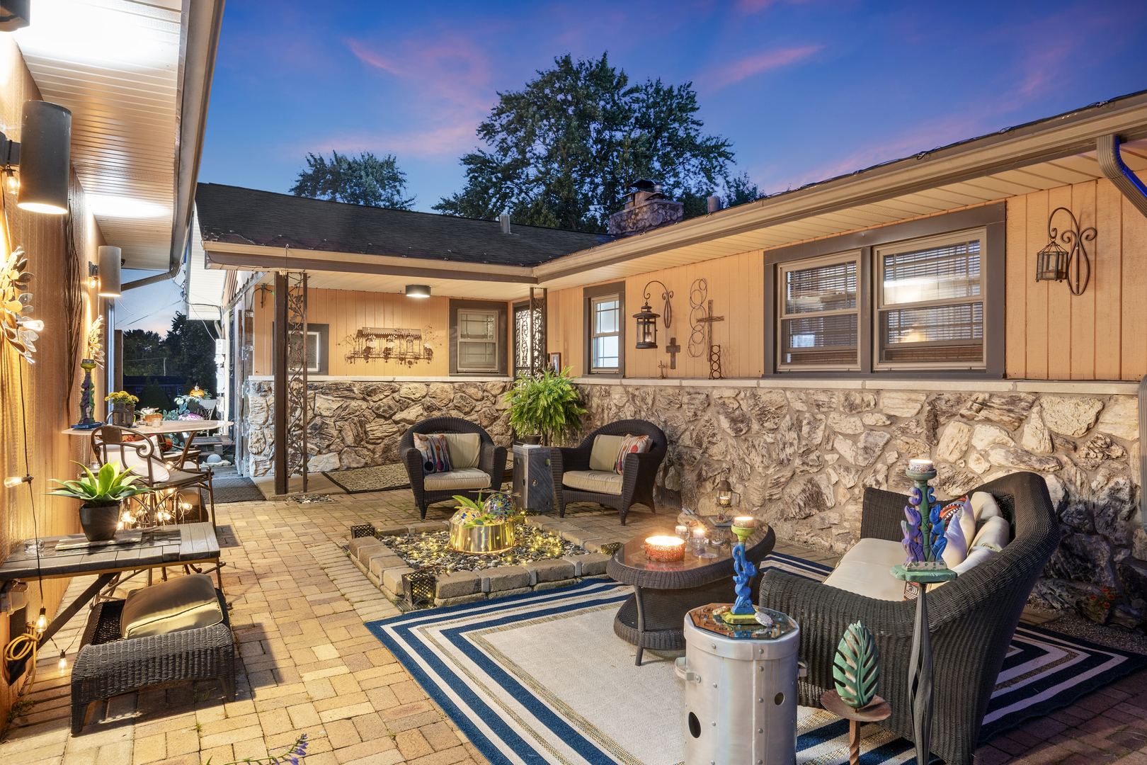 6241 Gaynelle Road, Tinley Park, IL 60477