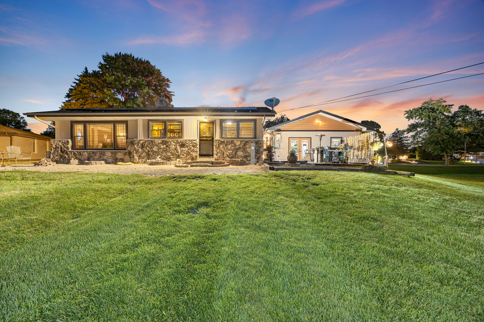 6241 Gaynelle Road, Tinley Park, IL 60477