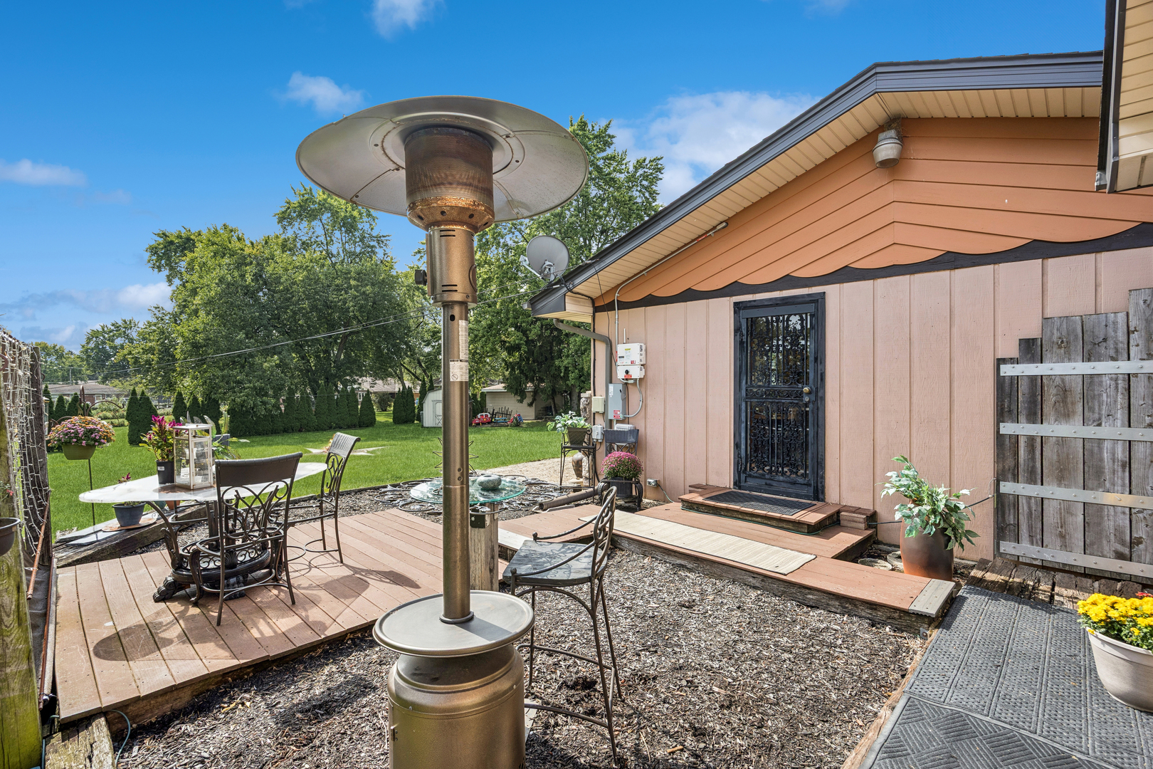 6241 Gaynelle Road, Tinley Park, IL 60477