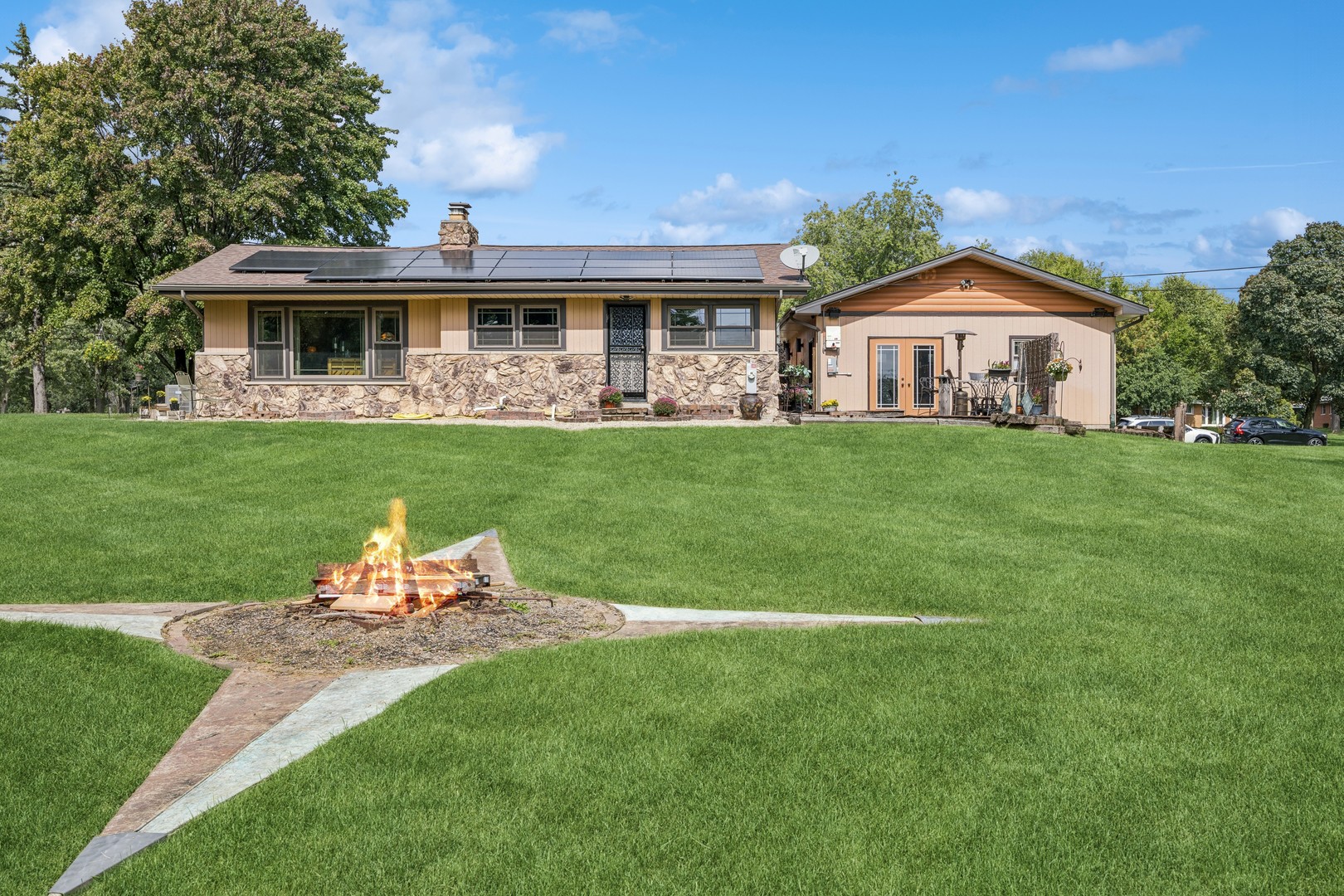 6241 Gaynelle Road, Tinley Park, IL 60477