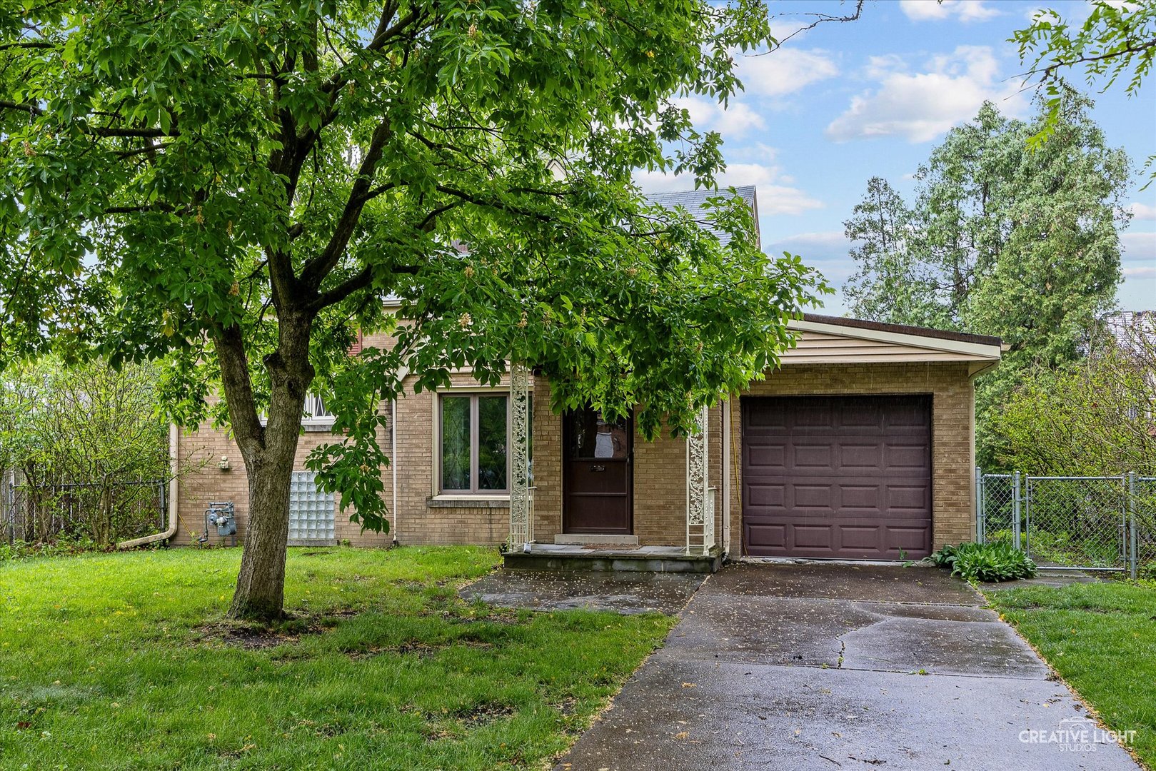 33 Chestnut Avenue, Clarendon Hills, IL 60514