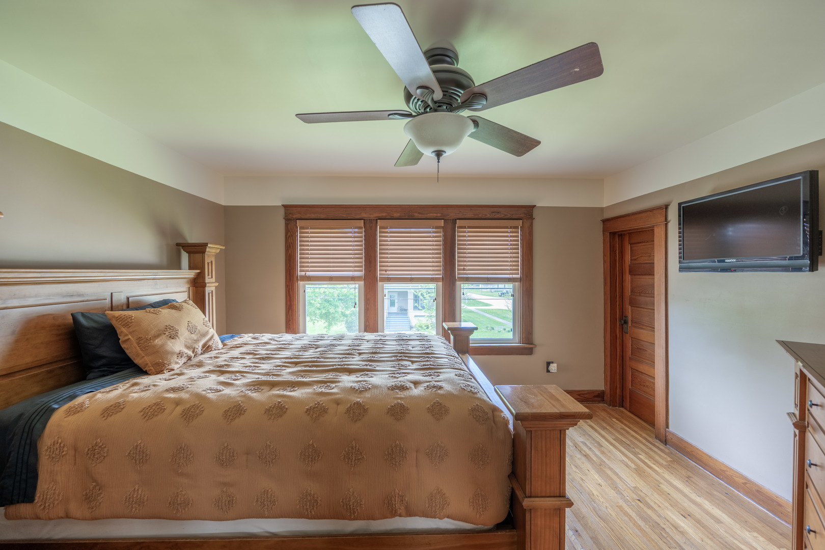 130 N Elm Street, Leland, IL 60531