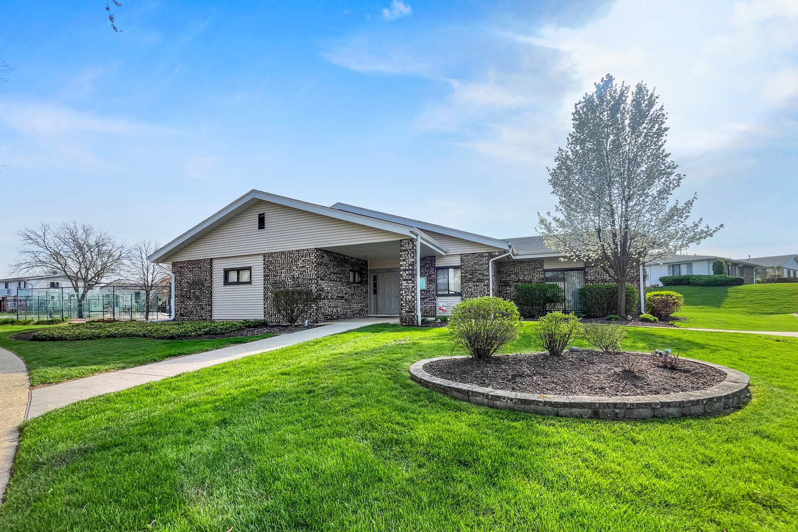 124 Fairlane Court #D, Bloomingdale, IL 60108