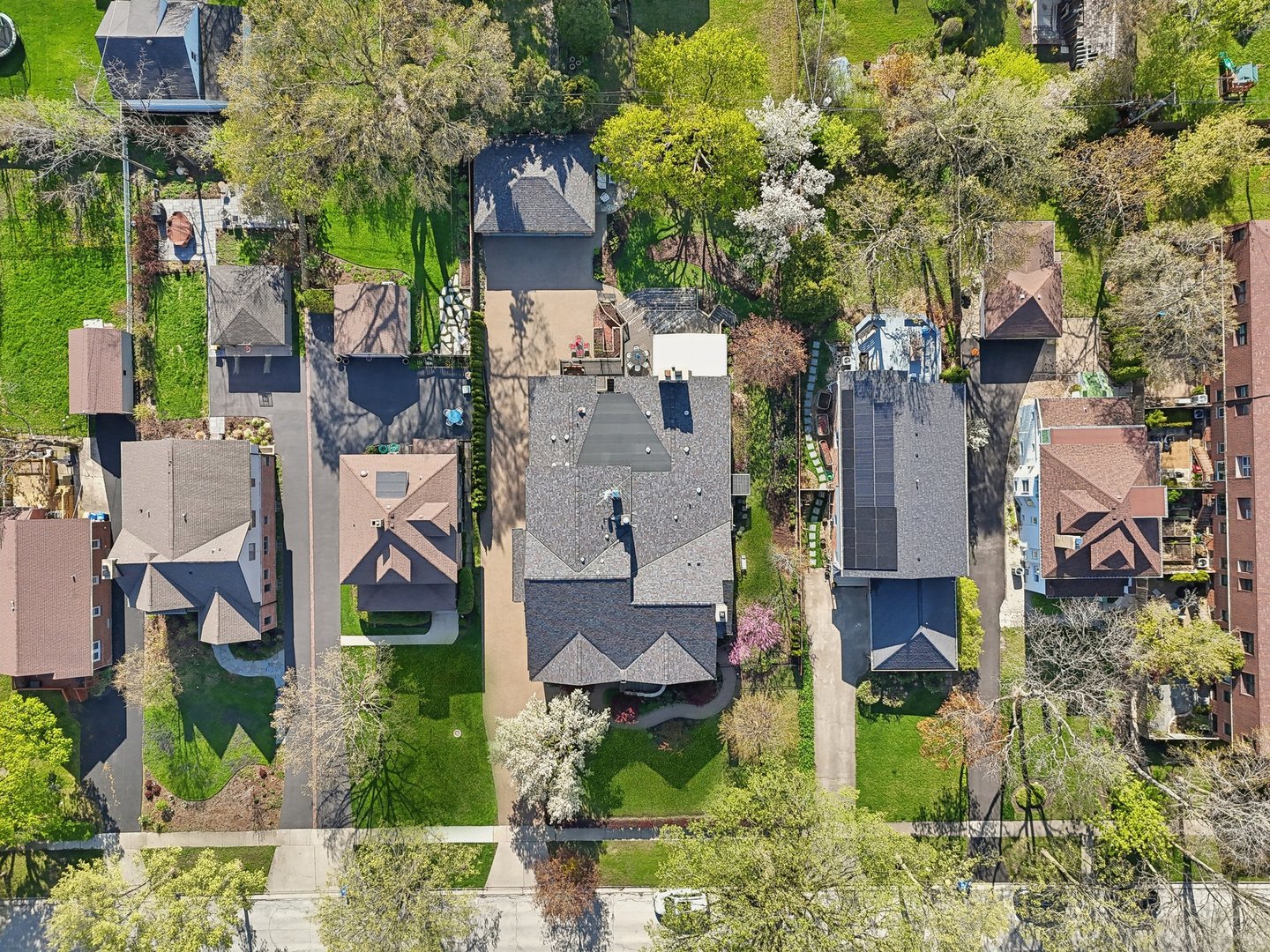 1424 Glencoe Avenue, Highland Park, IL 60035