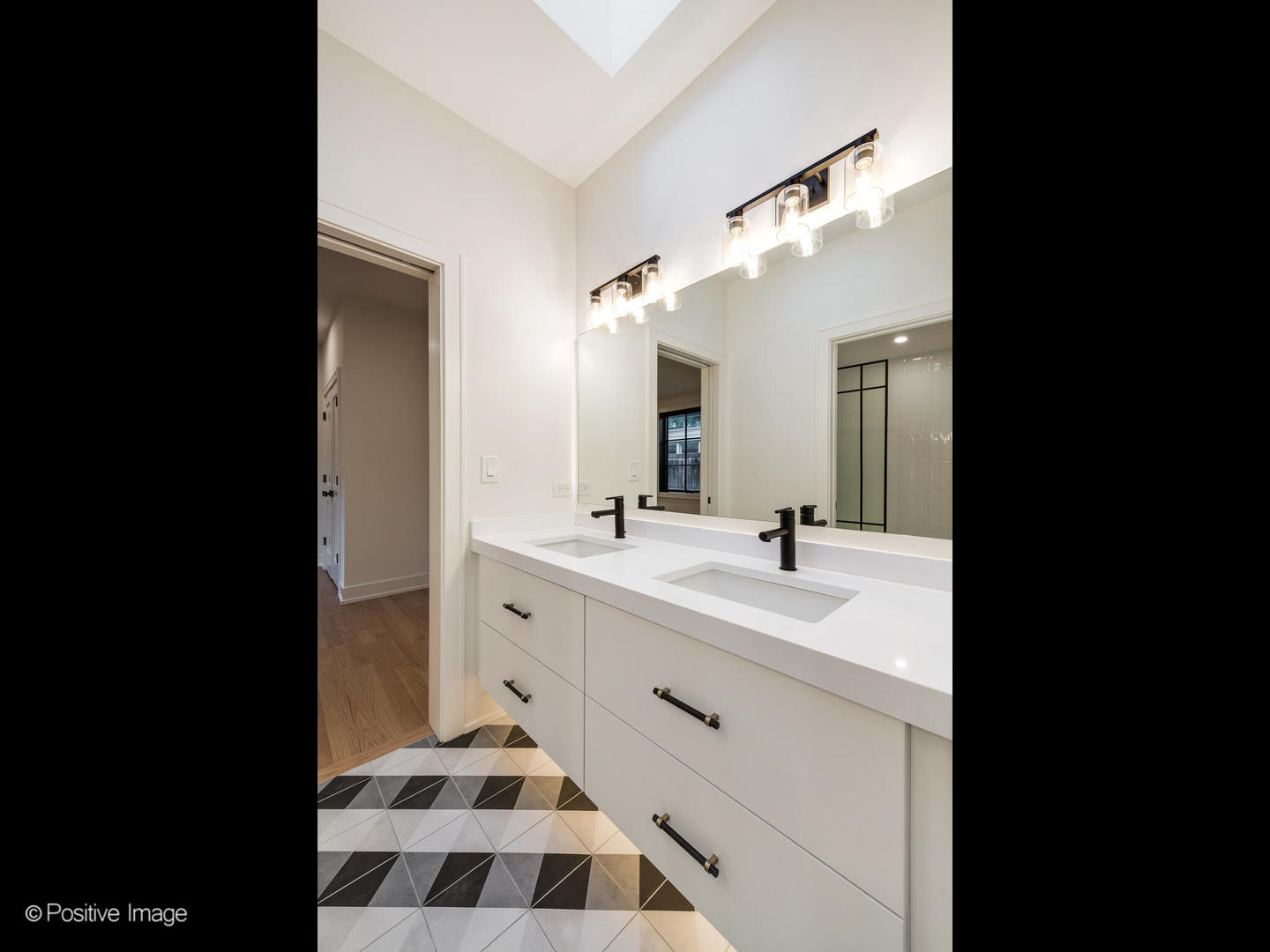 118 Lockerbie Lane, Wilmette, IL 60091