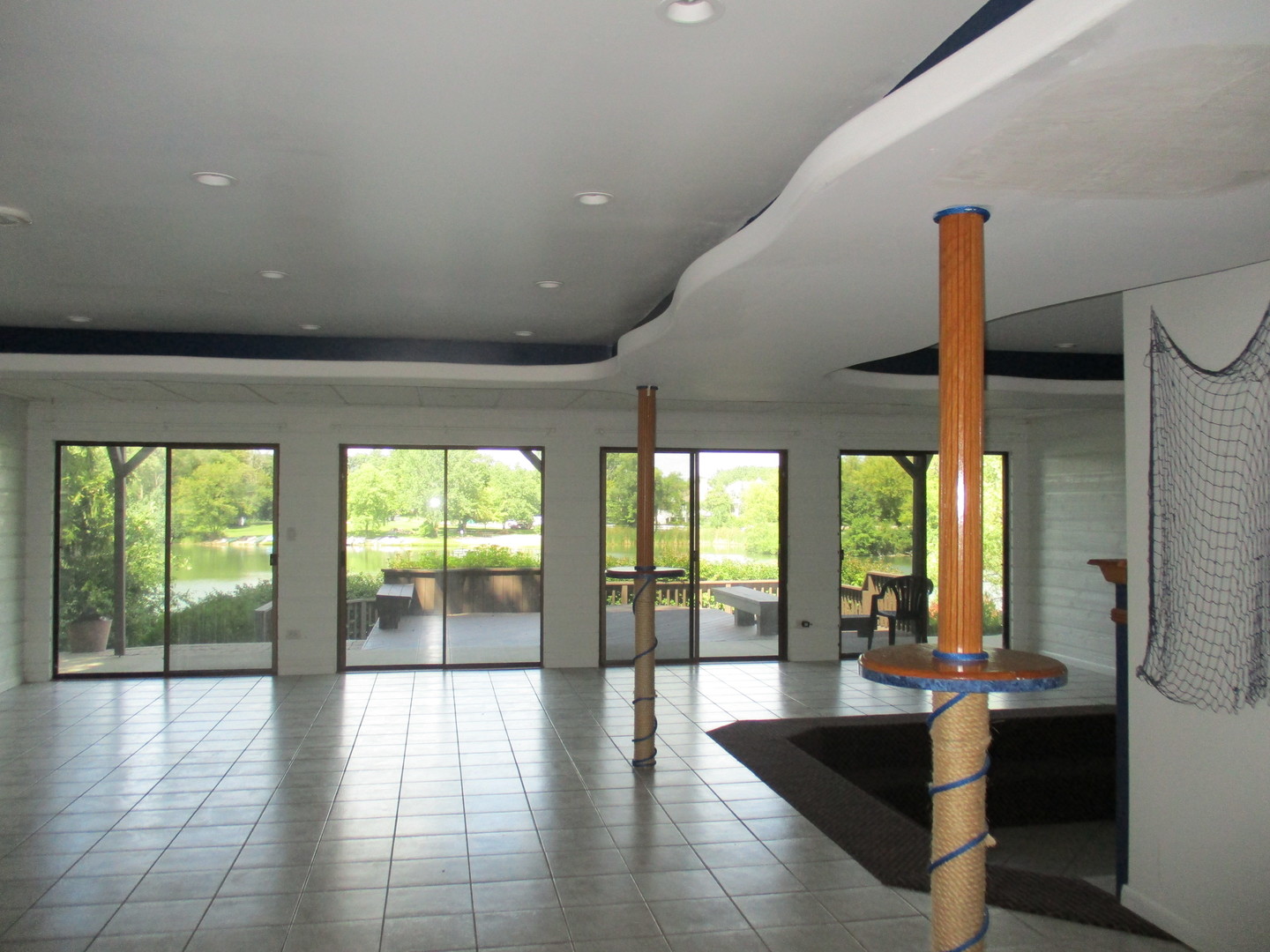 27094 W Lakeview Drive, Lake Barrington, IL 60084