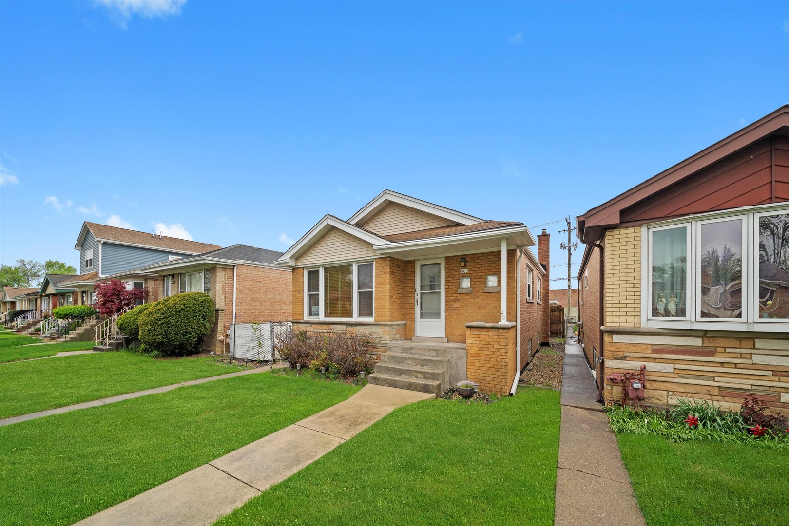 6022 S Rutherford Avenue, Chicago, IL 60638