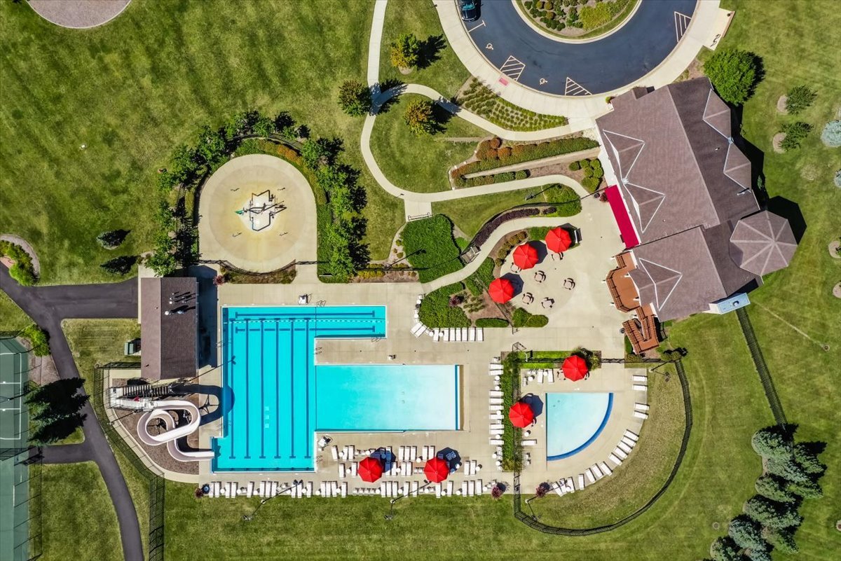 10201 McMahon Way, Huntley, IL 60142