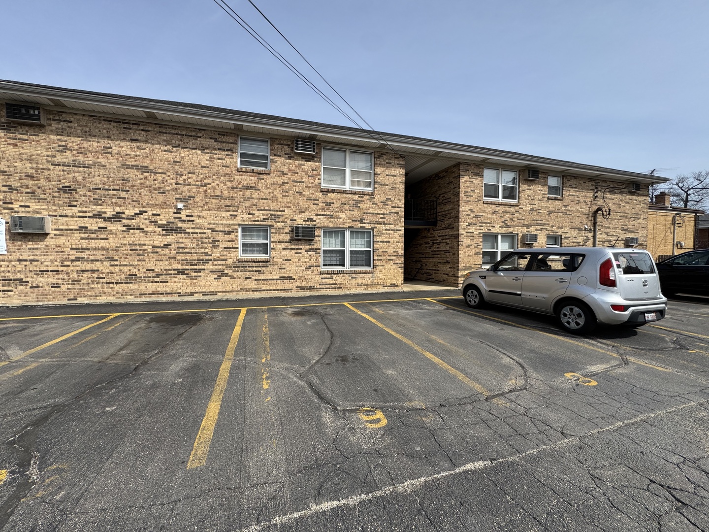 130 W Douglas Avenue #2, Naperville, IL 60540