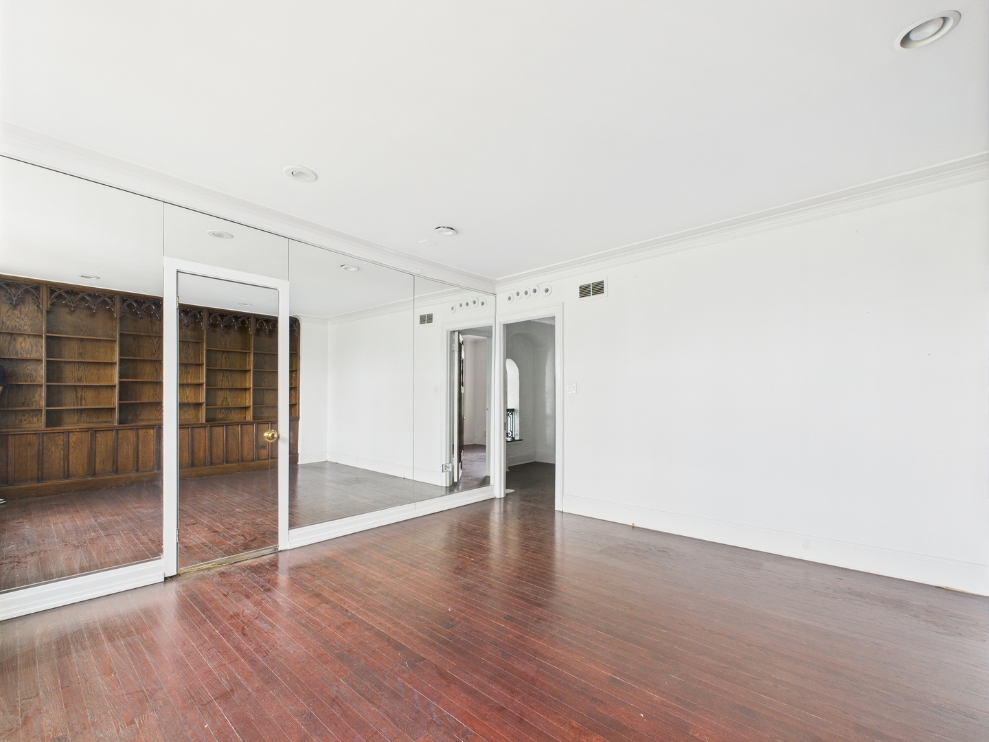 5555 S Everett Avenue #B3-4, Chicago, IL 60637