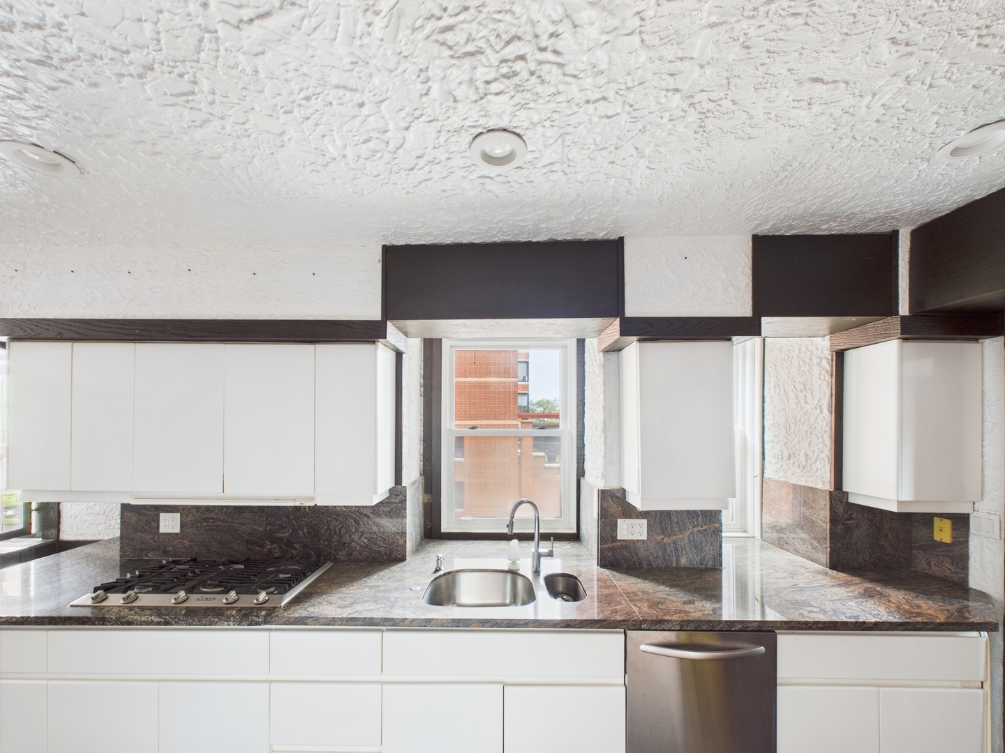 5555 S Everett Avenue #B3-4, Chicago, IL 60637