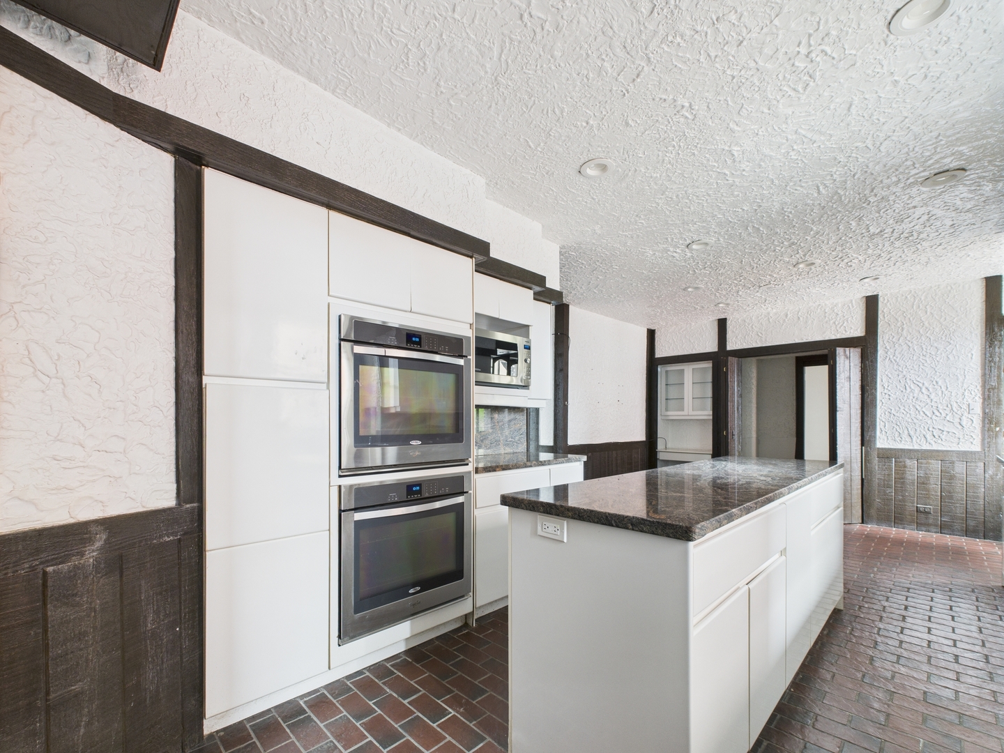 5555 S Everett Avenue #B3-4, Chicago, IL 60637