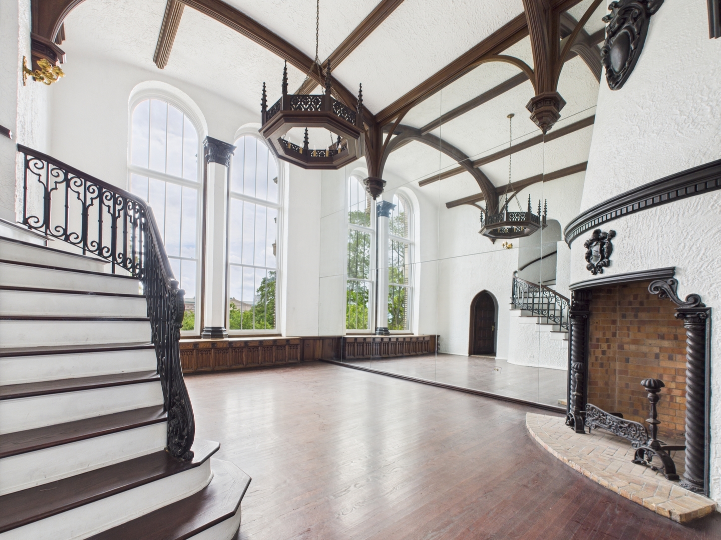 5555 S Everett Avenue #B3-4, Chicago, IL 60637